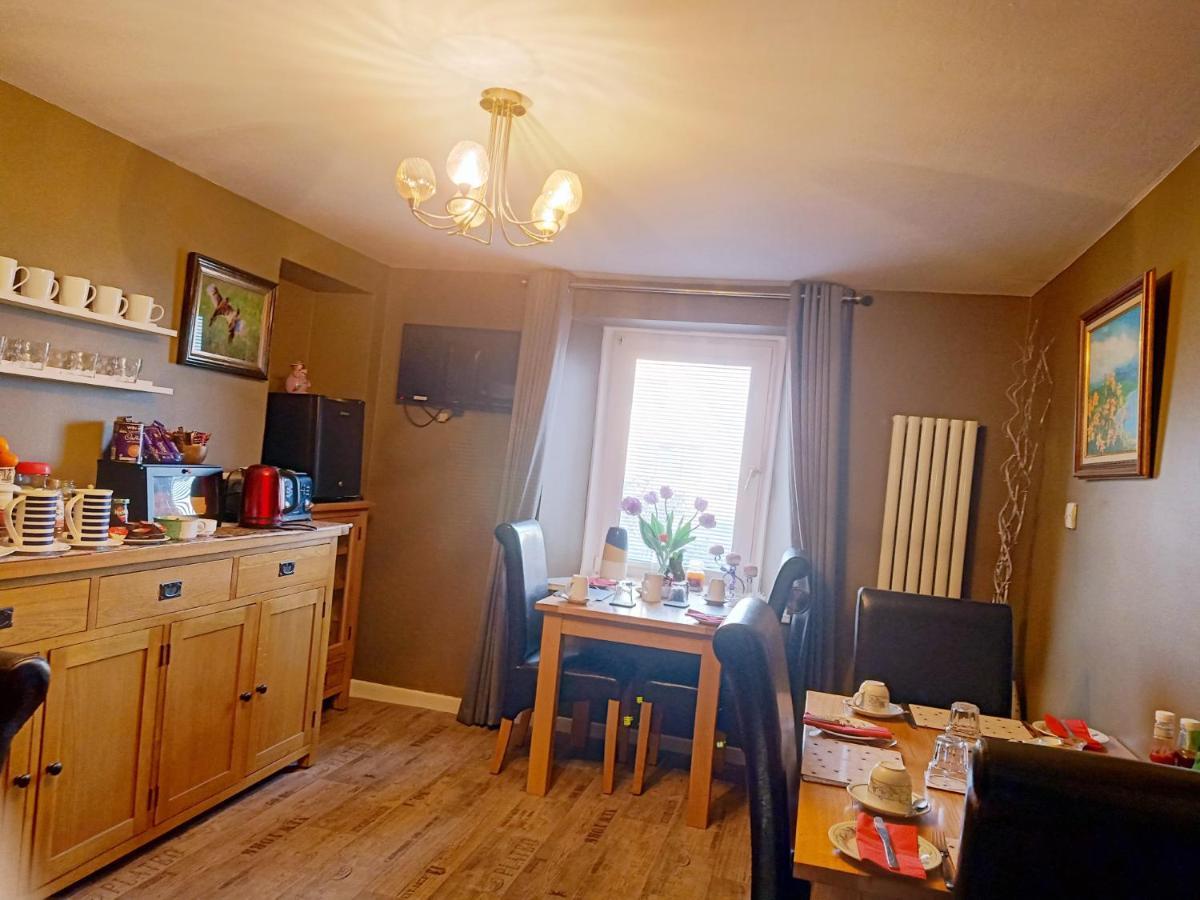 The Milton Accommodation Elgin Exterior foto