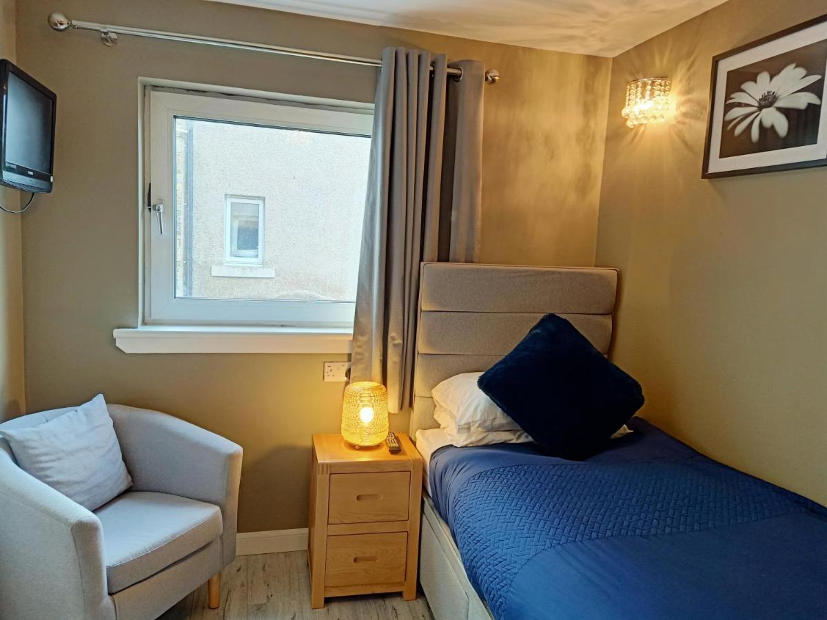 The Milton Accommodation Elgin Exterior foto